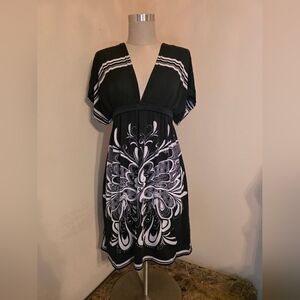 Sunkissed Couture Black and White Patterned Dress/Swimsuit Cover-up lot5596